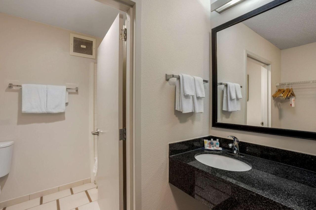 Comfort Inn & Suites Mt Laurel-Philadelphia Mount Laurel Ngoại thất bức ảnh